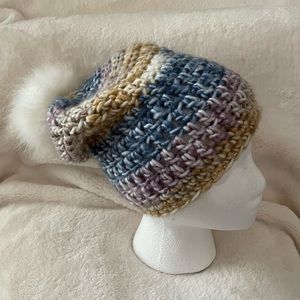 Hat slouchy with Pompom